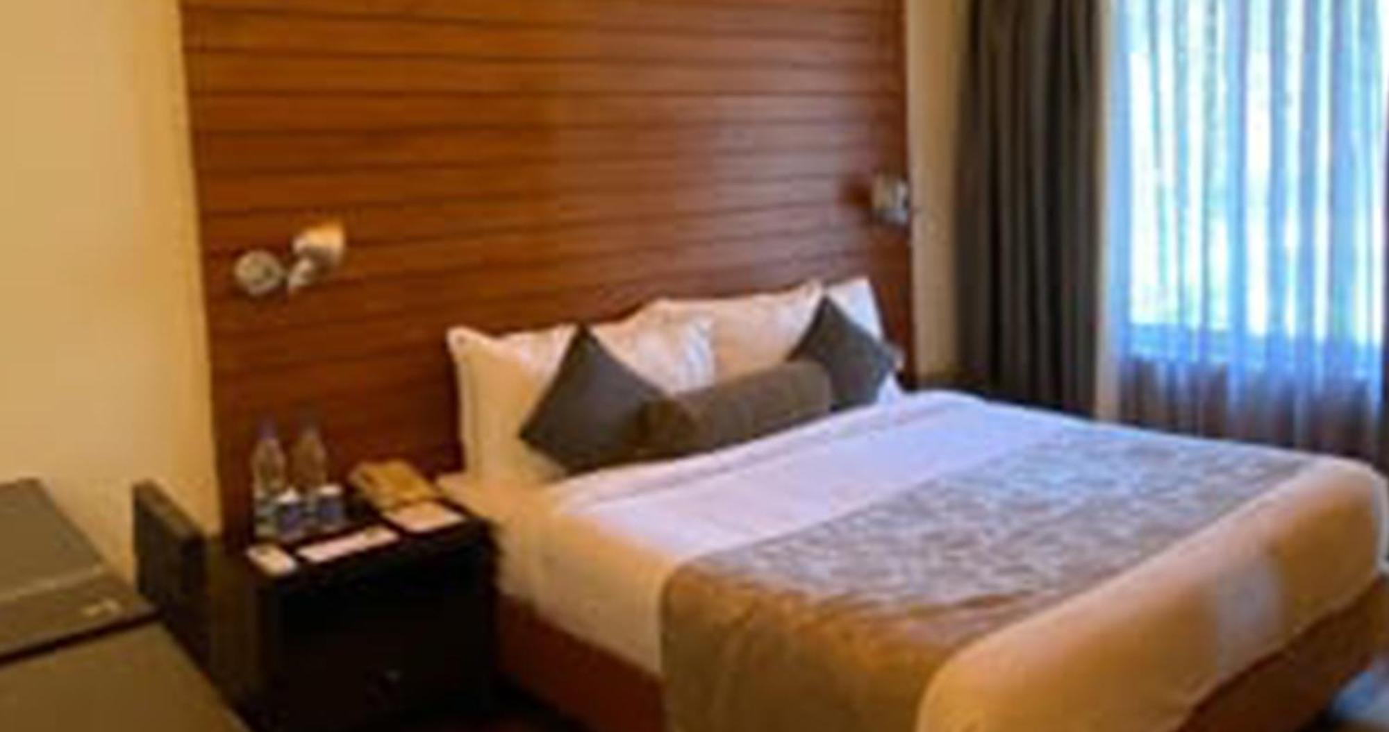 The Golkonda Resort And Spa Hyderabad Exterior foto